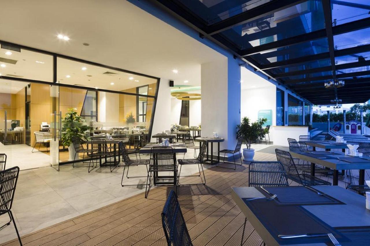 Parama Apartments Balcony Beachfront Нячанг Екстер'єр фото