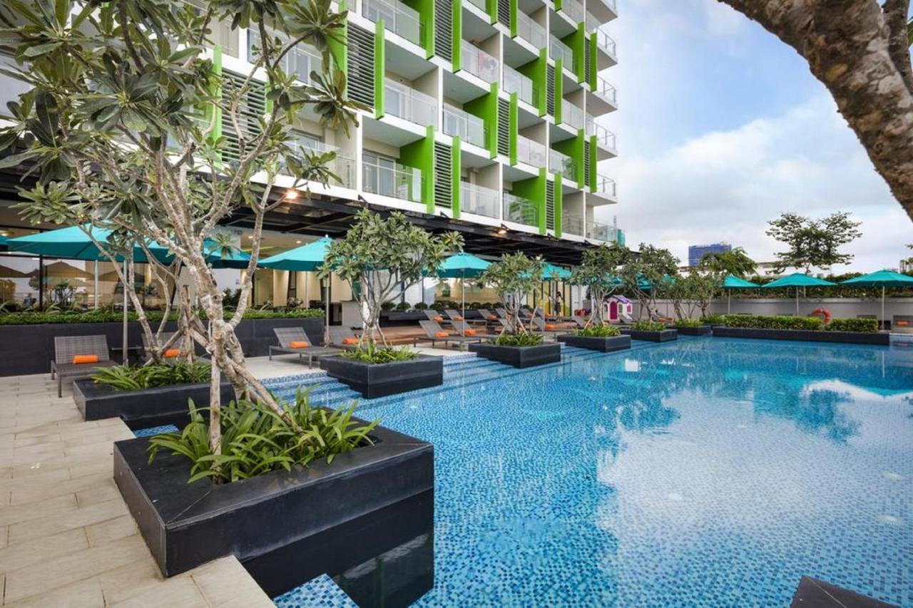 Parama Apartments Balcony Beachfront Нячанг Екстер'єр фото