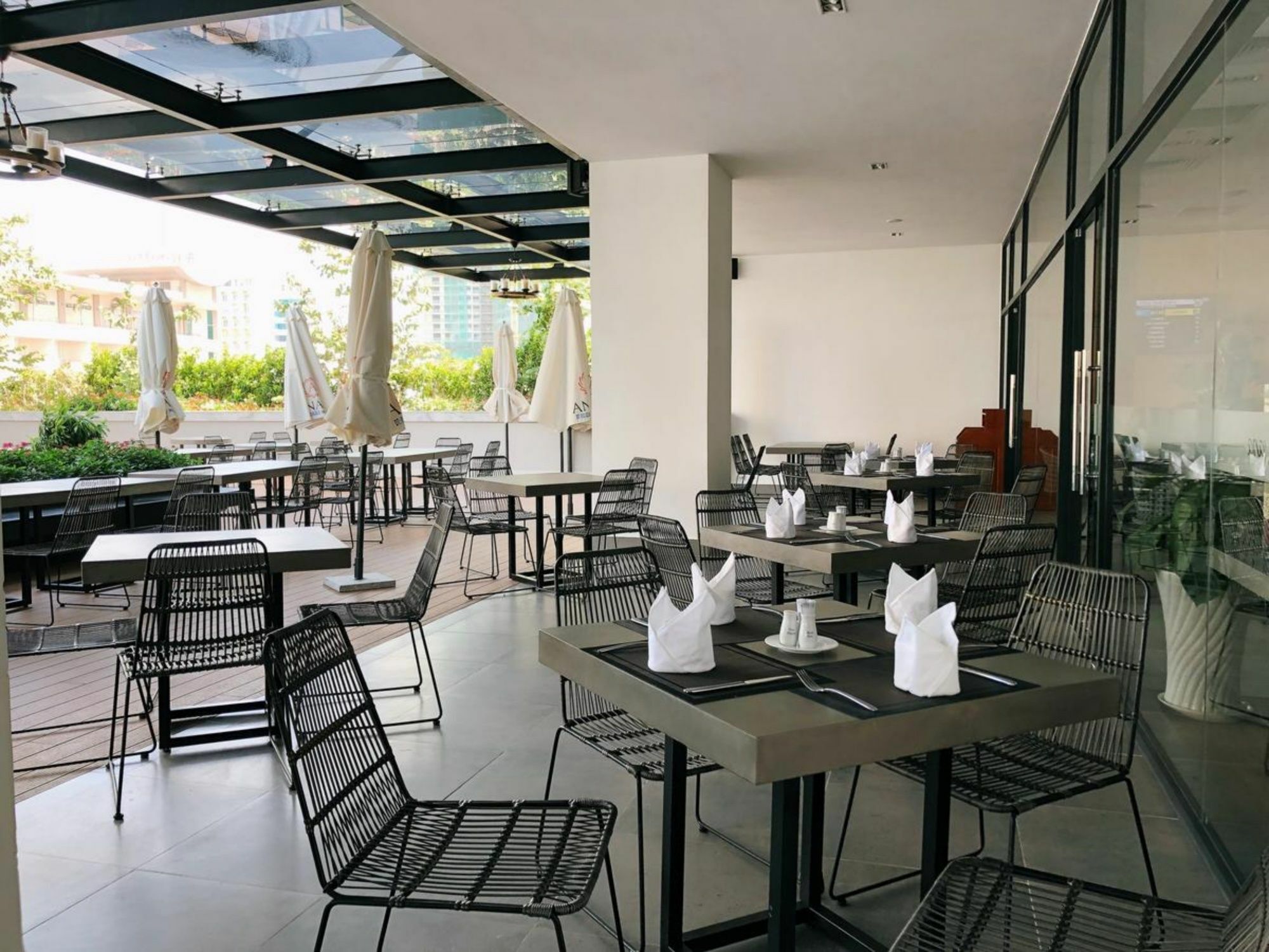 Parama Apartments Balcony Beachfront Нячанг Екстер'єр фото